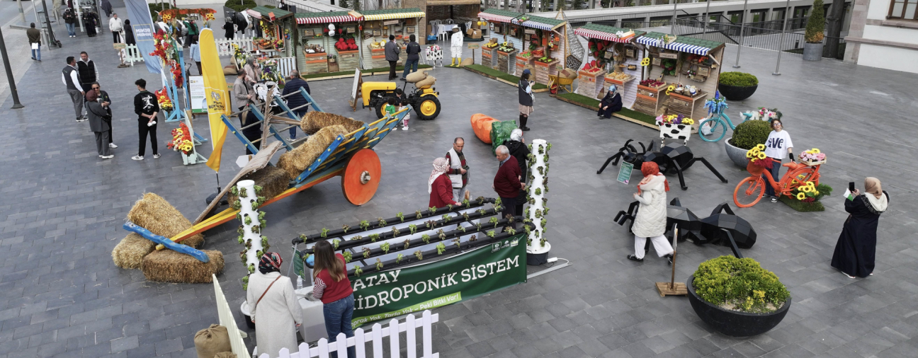 Konya Residents Flock to Agriculture-Themed Fair Areas