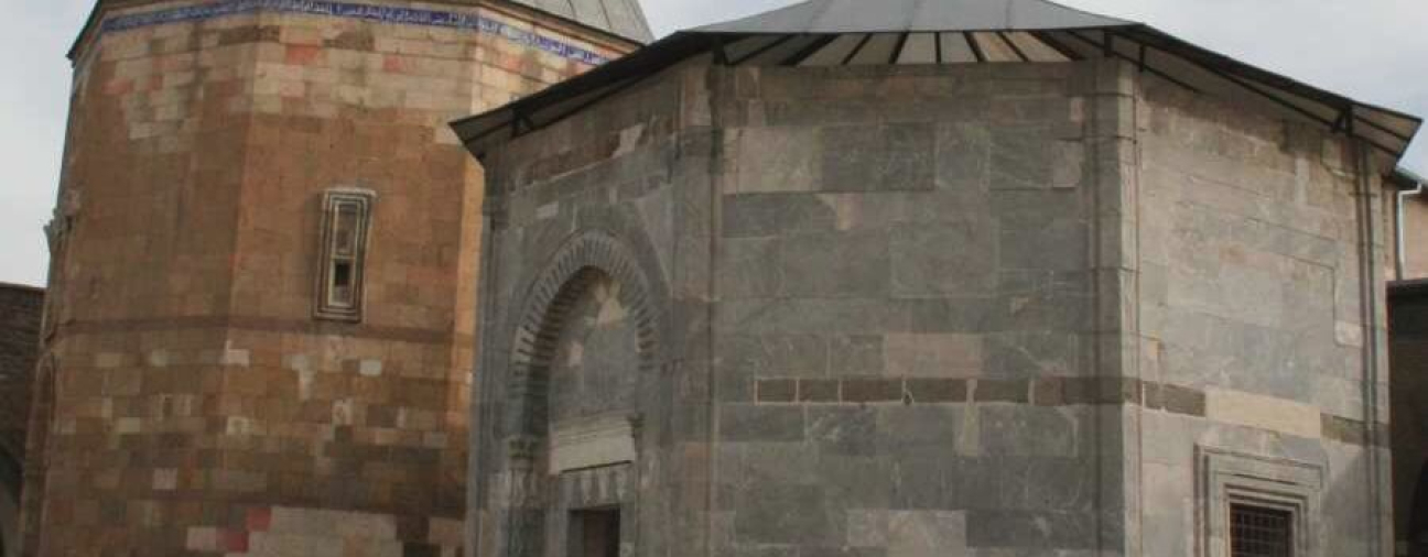The History and Architecture of Alâeddin II Mausoleum in Konya