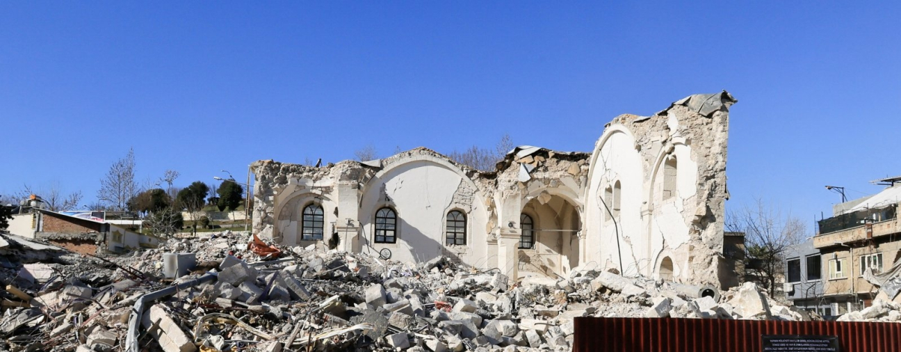 One million quake survivors migrate