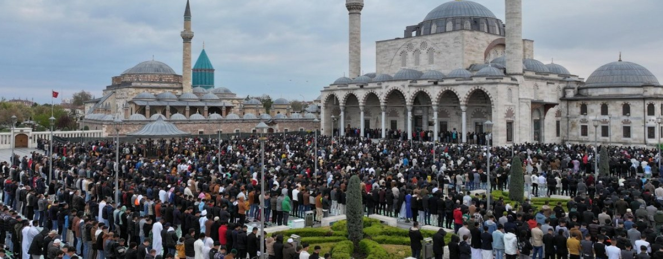 Thousands Celebrate Eid al-Fitr in Konya