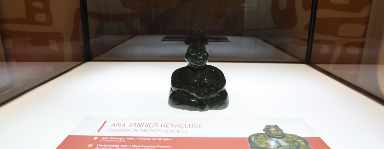 8,000-Year-Old Catalhöyük Figurine Back in Konya