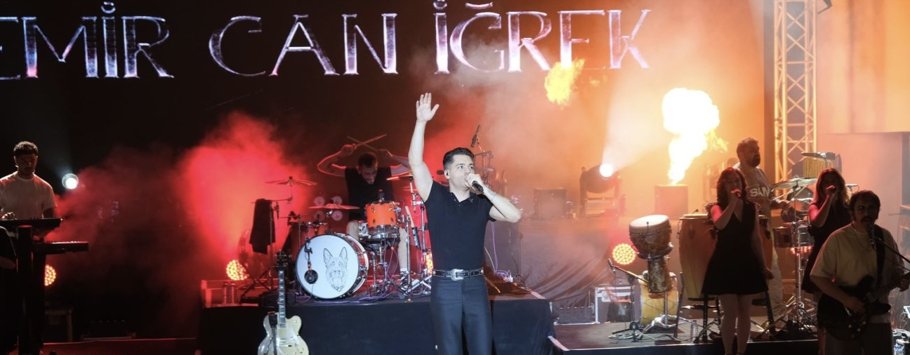 Famous Singer Emir Can Igrek Performs at 66th Nasreddin Hodja Fest