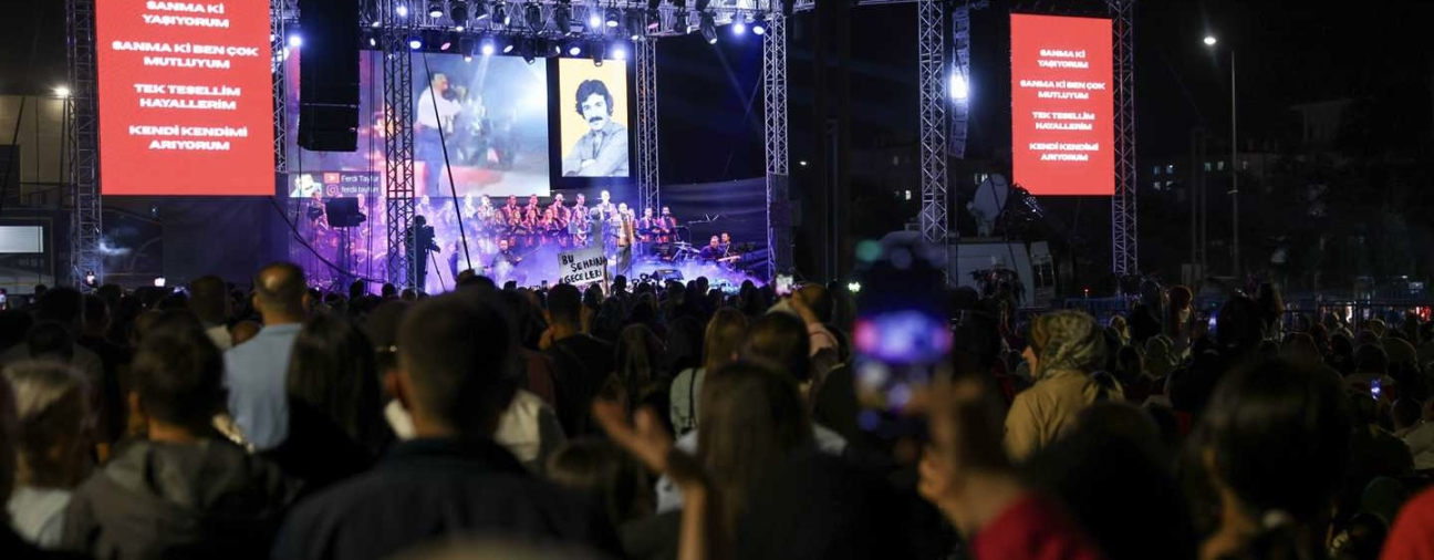 Listeners Gather for Ferdi Tayfur Memorial Concert