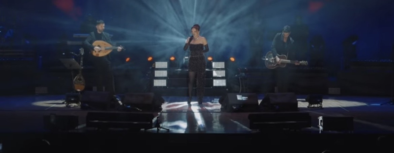 Göksel Delivers a Strong Live Performance in Konya