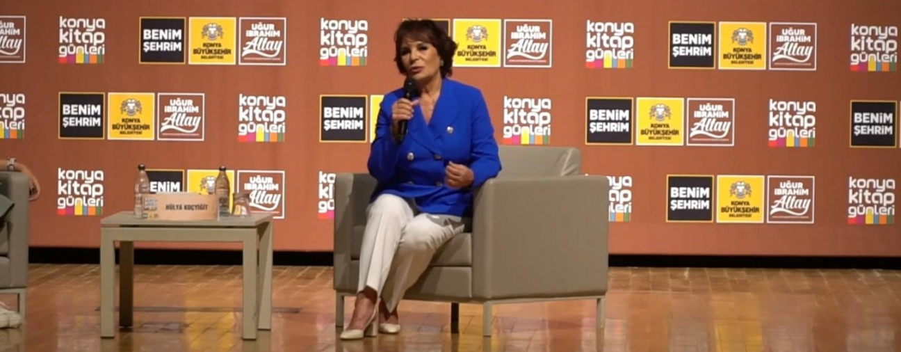 The Turkish cinema star met with her fans in Konya