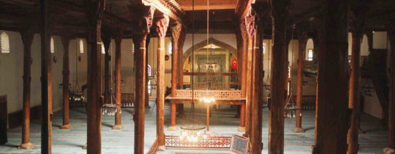 Eşrefoğlu Mosque: A Rare Architectural Gem in Konya Attracts Worldwide Attention!