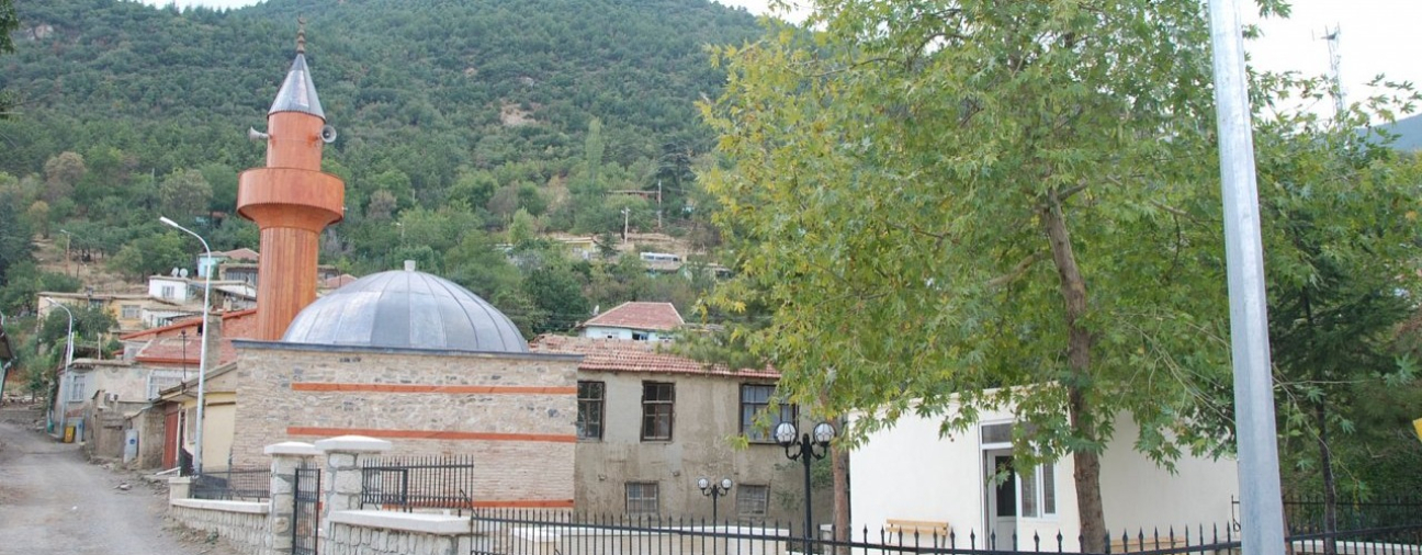 Kızılca Masjid: A Historical Gem in Akşehir