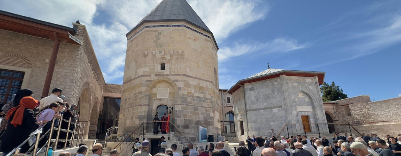 Mayor Altay Meets with Citizens at Alaaddin Mosque