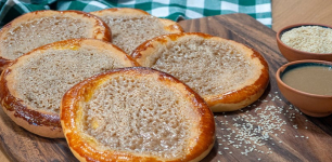 Indispensable taste of Ramadan in Konya: pita with tahini