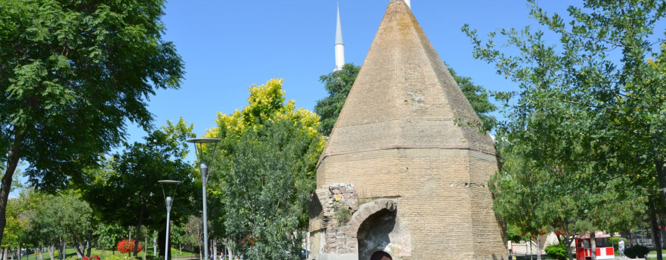 Unique Architectural Marvel: Tomb of Taj Al